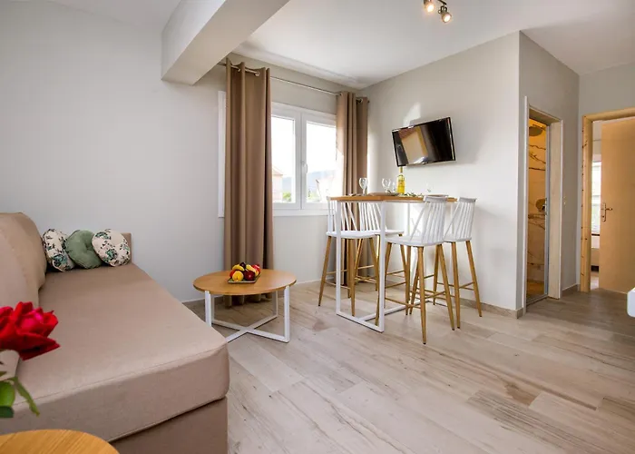 Aldebaran Homes يميناريا